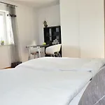 Ubytování v soukromí N37 -modern Eingerichtete In Ruhiger Lage *