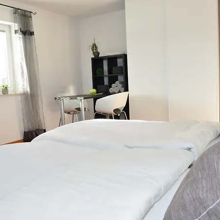 Ubytování v soukromí N37 -modern Eingerichtete In Ruhiger Lage *